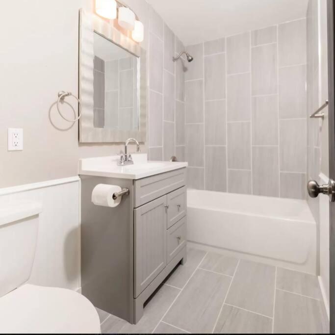 Spacious 3 Bd Close To Everything! You'll It! * Anchorage