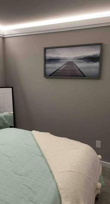 Spacious 3 Bd Close To Everything! You'll It!